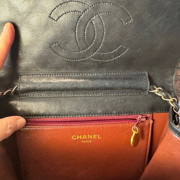 Chanel Vintage Black Lambskin Leather Flap Bag Pre-Serial GHW - Picture 8 of 12